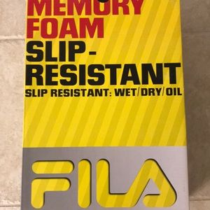 Brand new Men’s Fila memory foam size 11 shoes